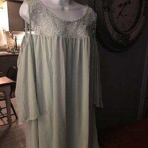 Beautiful mint green cold shoulder dress SZ 2X 3X